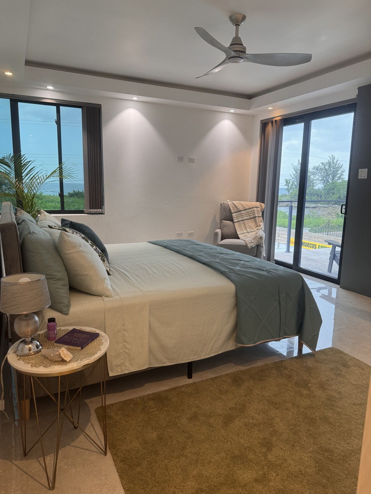 Villa One bedroom opening onto the ocean facing balcony